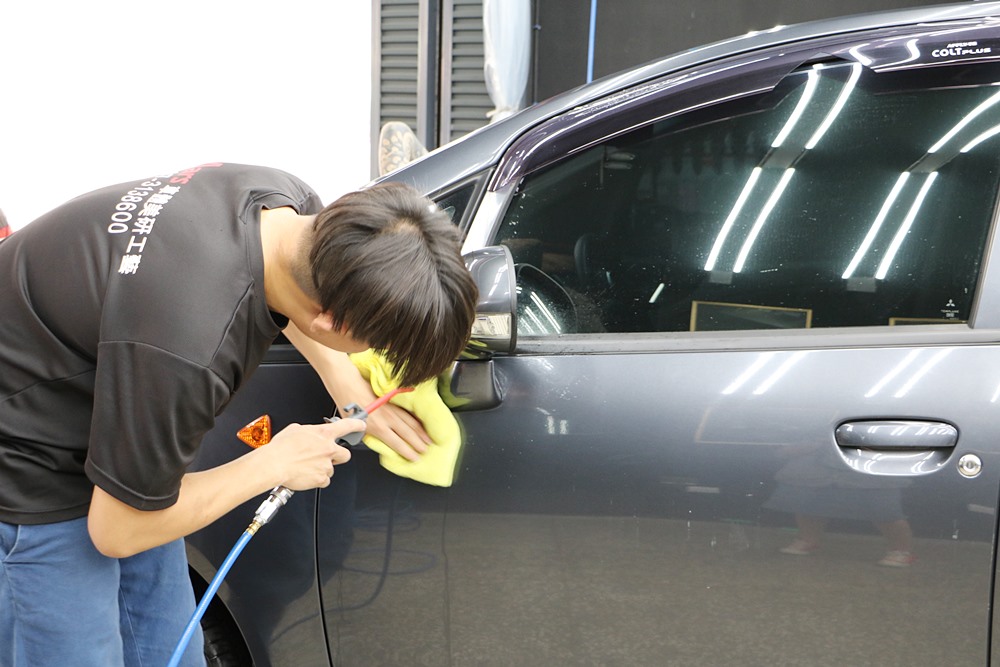 車體美容 Mars車體美研工藝 汽車美容 洗車 打蠟 鍍膜x 三民區汽車鍍膜推薦 快樂的過每一天